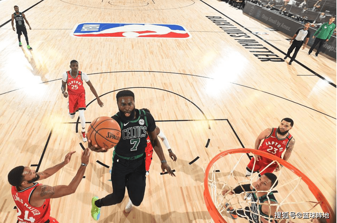 欧宝体育-从西亚卡姆在掘金比赛中失利到上海久事清晨复出首秀，瓦伦西亚围绕CBA常规赛内部沟通的简单介绍