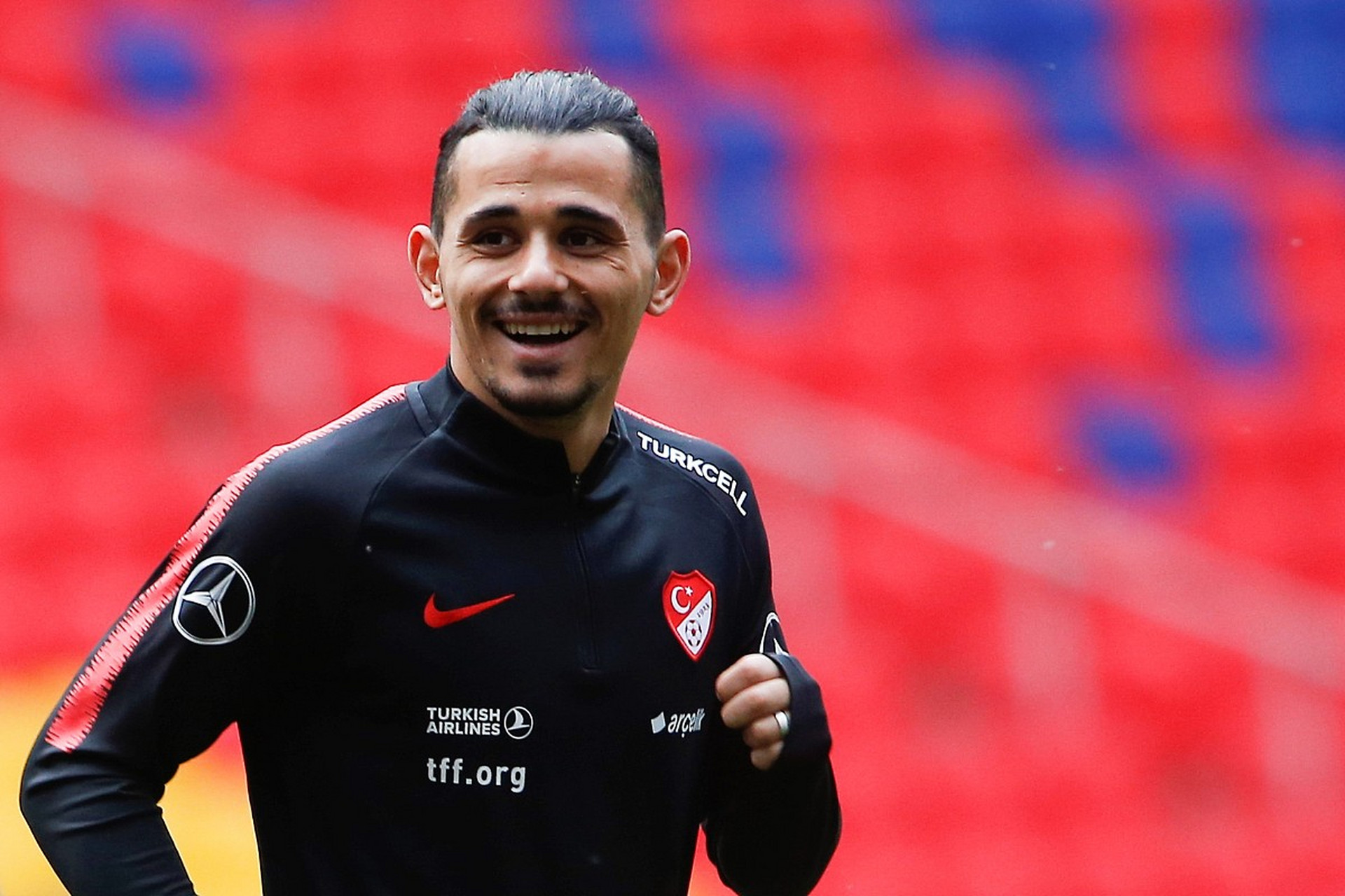 欧宝手机下载-这也行？荷甲赛前热度飙升Faker在瑞士队比赛中精彩发挥，勒沃库森防线松动备战荷甲的简单介绍